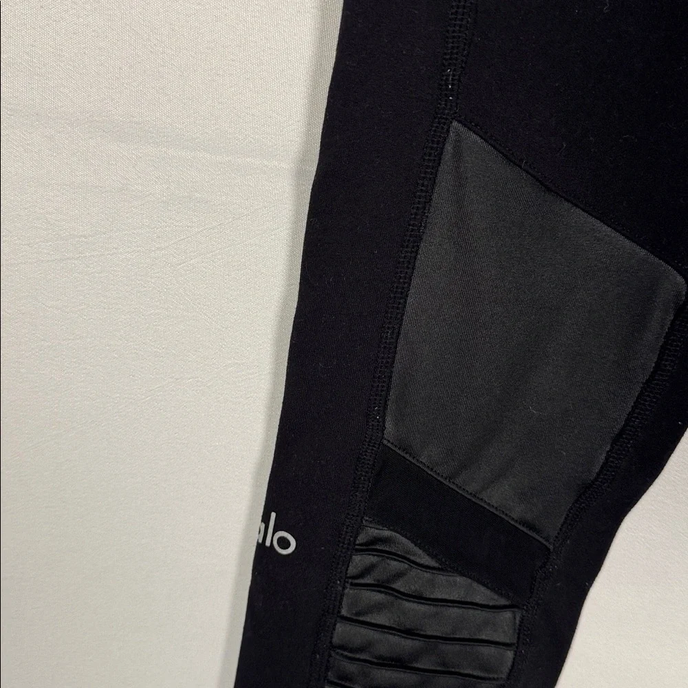 ALO Yoga Moto Black Leggings size Small